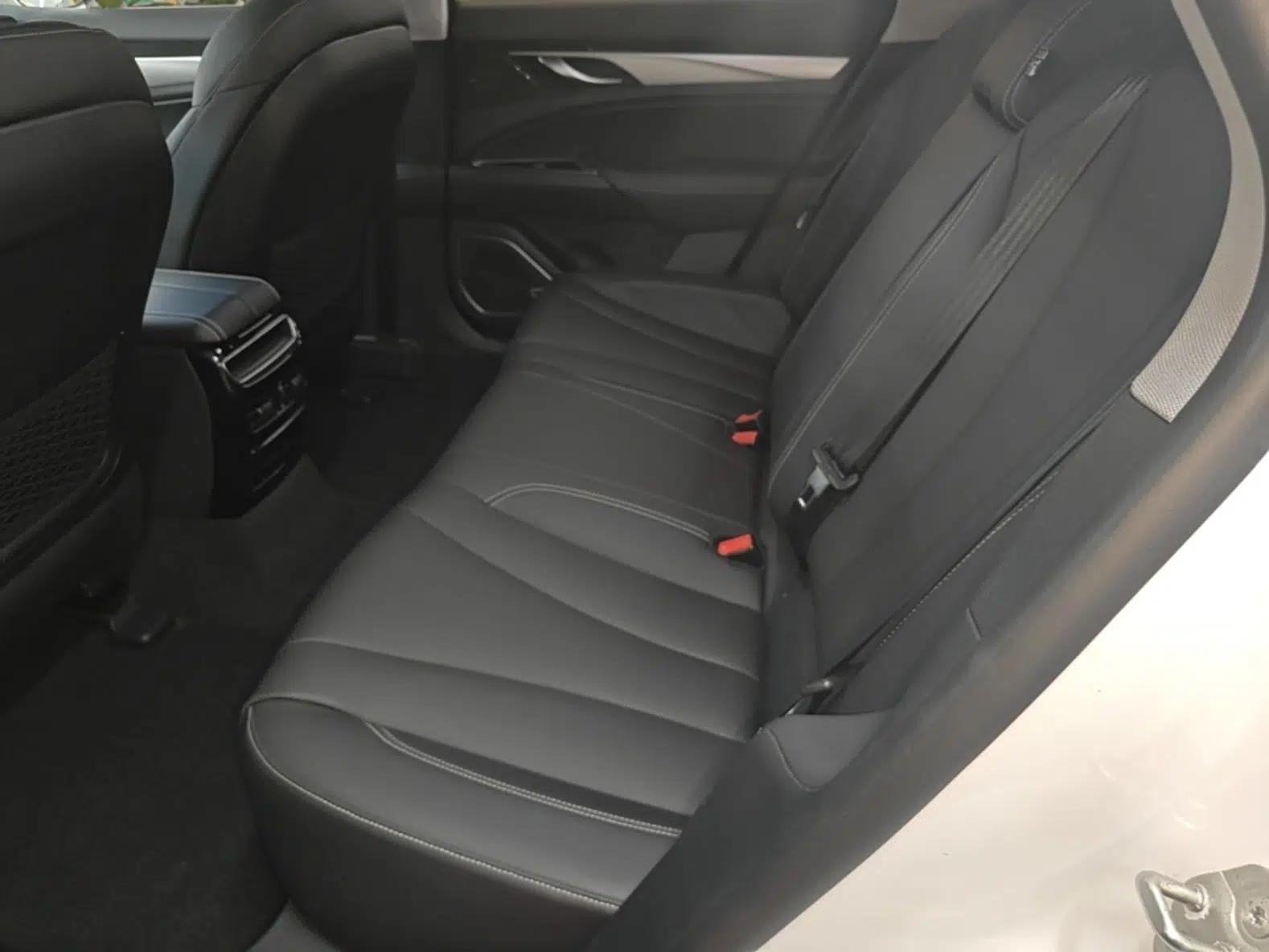 Geely Auto Emgrand GT New Energy 2020 1.5T PHEV Yaoxiang Edition — миниатюра 20