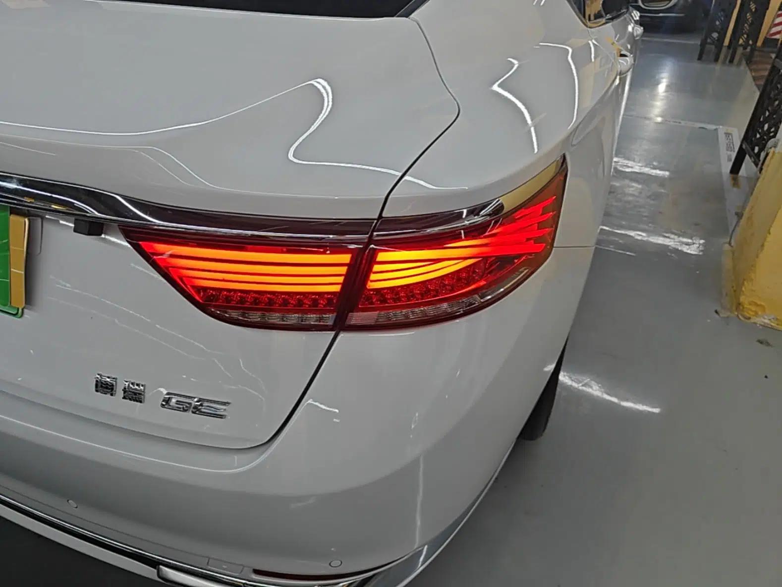 Geely Auto Emgrand GT New Energy 2020 1.5T PHEV Yaoxiang Edition — миниатюра 9