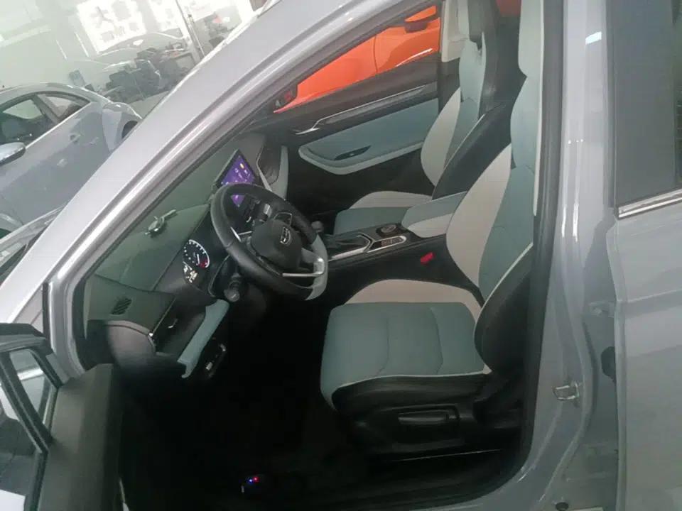 Geely Auto Emgrand S 2022 1.4T CVT Crossover Player Edition — миниатюра 17