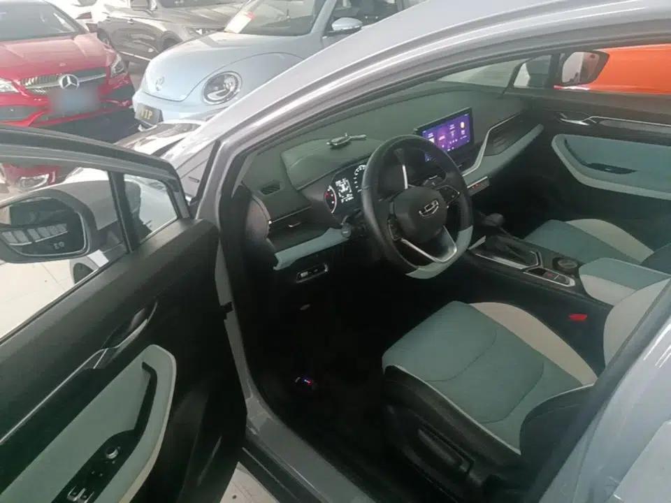 Geely Auto Emgrand S 2022 1.4T CVT Crossover Player Edition — миниатюра 18
