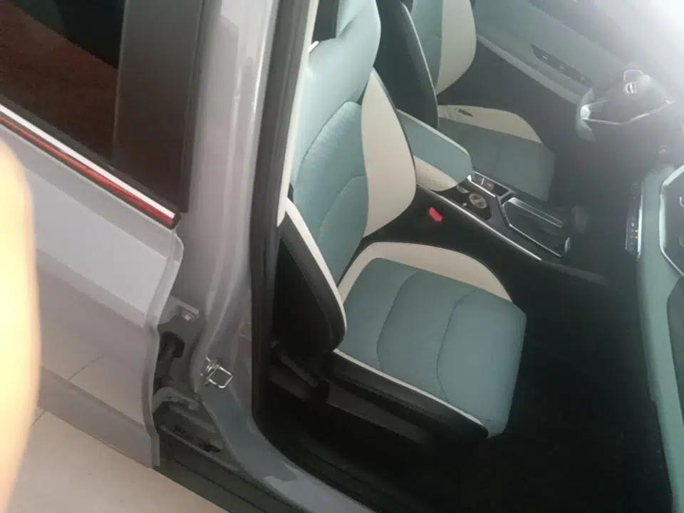 Geely Auto Emgrand S 2022 1.4T CVT Crossover Player Edition — миниатюра 19