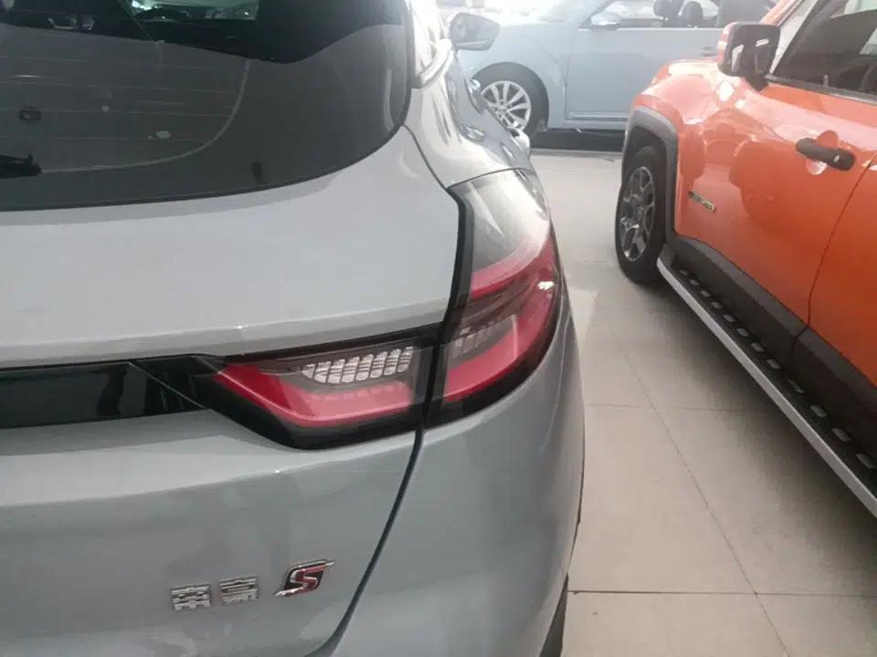 Geely Auto Emgrand S 2022 1.4T CVT Crossover Player Edition — миниатюра 9