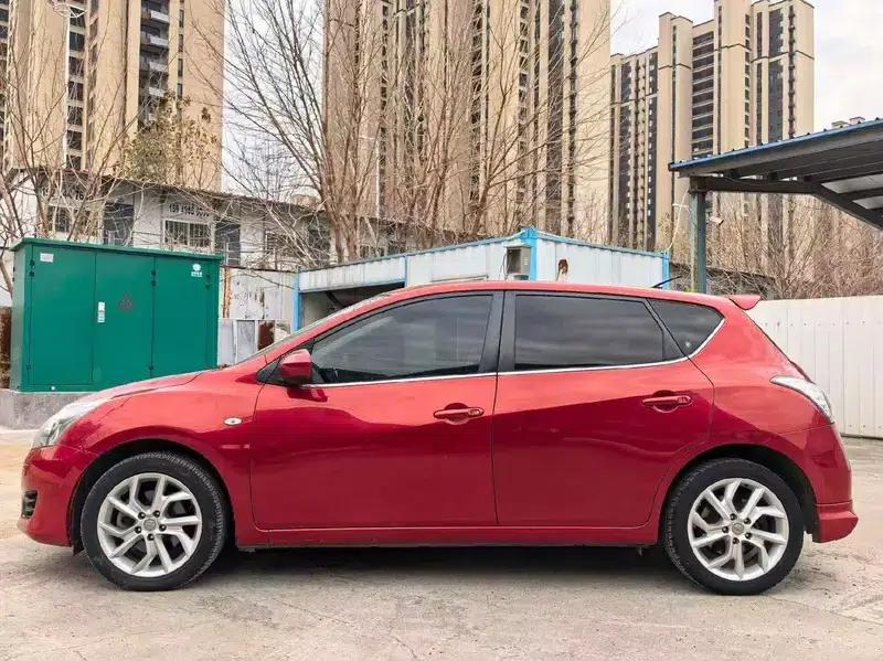 2011 Tiida 1.6T M-CVT Sport Edition — миниатюра 3