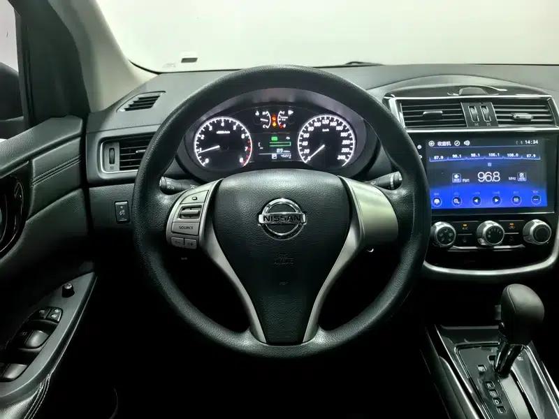 2016 Tiida 1.6L CVT Sport Edition — миниатюра 16