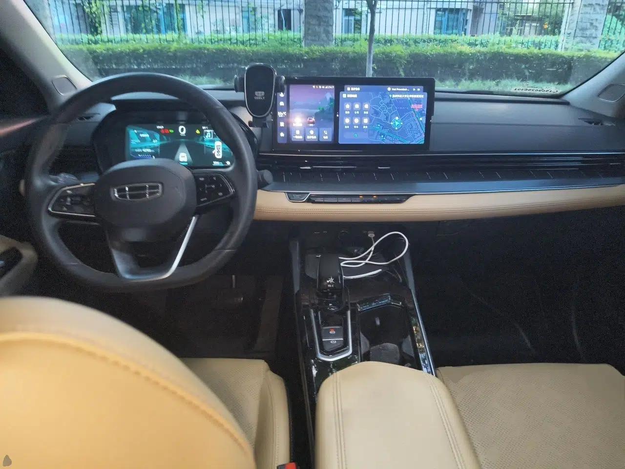 Geely Auto Emgrand L HiP 2024 Longteng Edition 1.5TD-DHT Pro 100KM Excellence Model — миниатюра 9