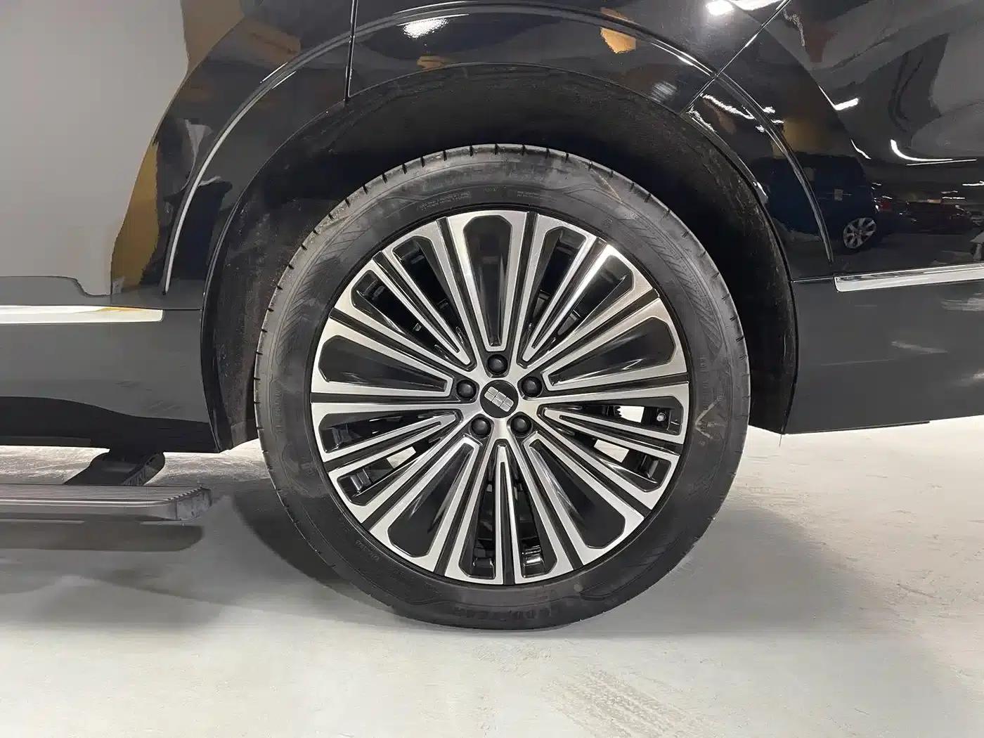 Galaxy M9 2025 210km/h AWD Navigator Edition — миниатюра 19