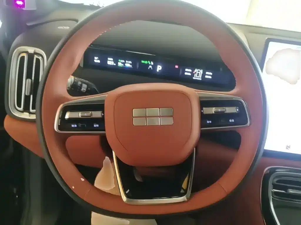 Galaxy M9 2025 210km/h AWD Navigator Edition — миниатюра 11