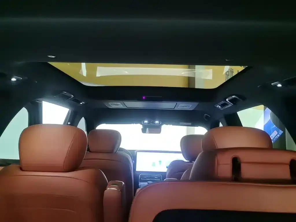 Galaxy M9 2025 210km/h AWD Navigator Edition — миниатюра 18
