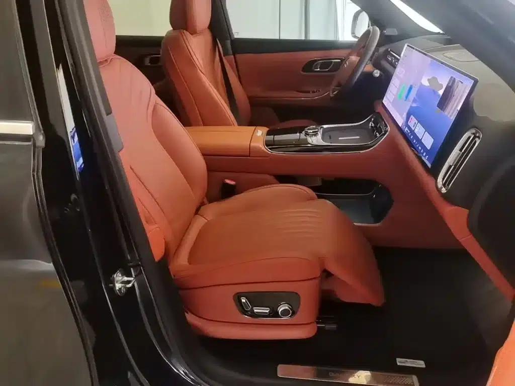 Galaxy M9 2025 210km/h AWD Navigator Edition — миниатюра 25