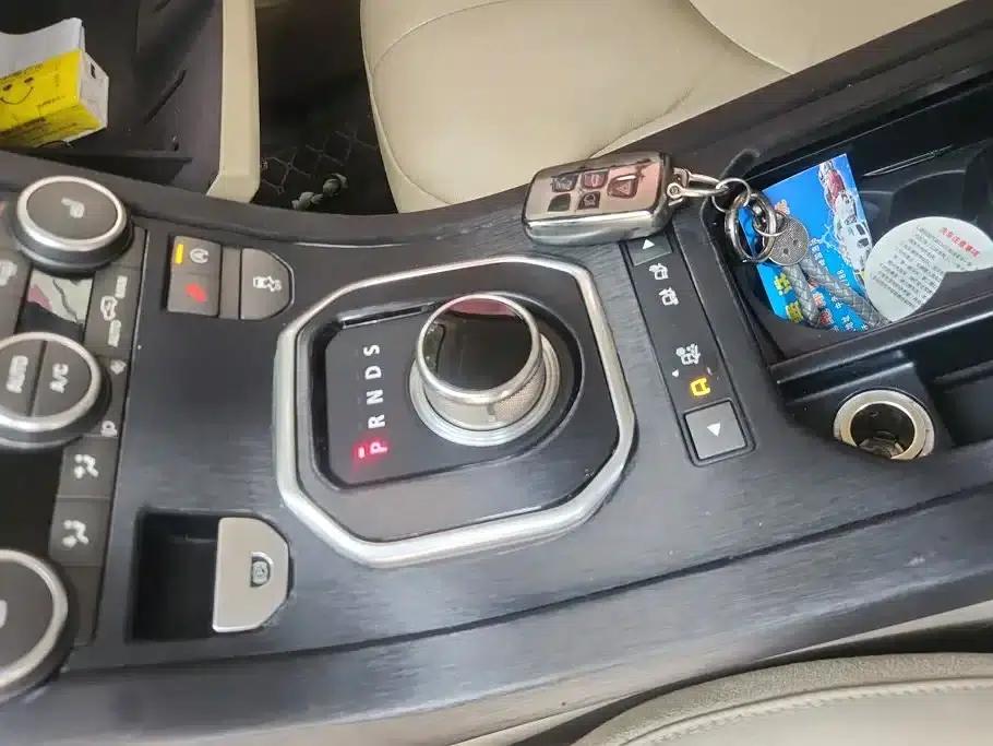 Range Rover Evoque 2016 2.0T SE Smart Edition — миниатюра 16
