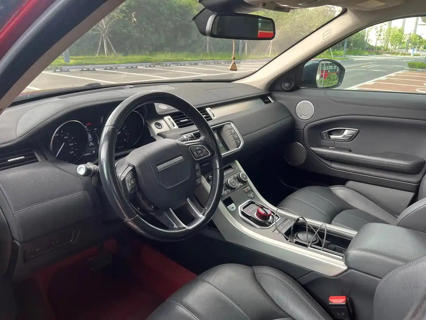 Range Rover Evoque 2016 2.0T SE Smart Edition — миниатюра 4