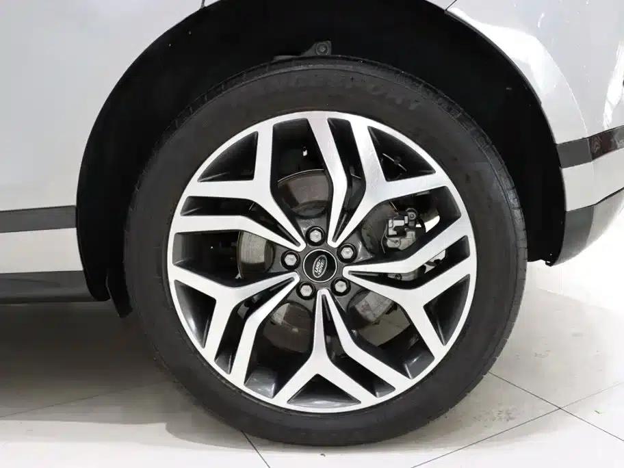 Range Rover Evoque 2021 Model: Evoque L 249PS R-Dynamic First Edition — миниатюра 16