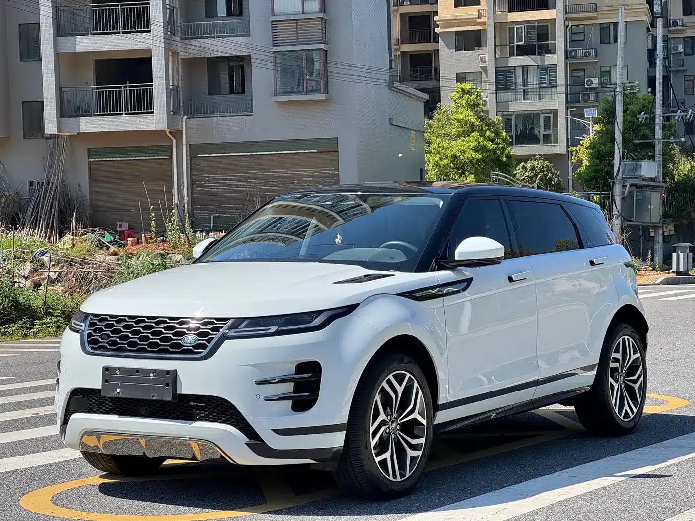 Range Rover Evoque 2023 Model, Evoque L 249PS Luxury Edition — миниатюра 1