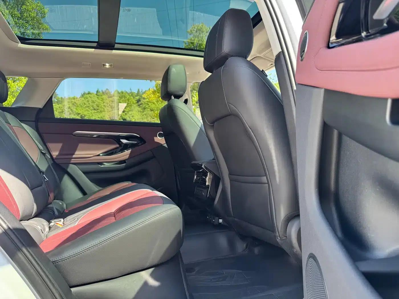 Range Rover Evoque 2023 Model, Evoque L 249PS Luxury Edition — миниатюра 13