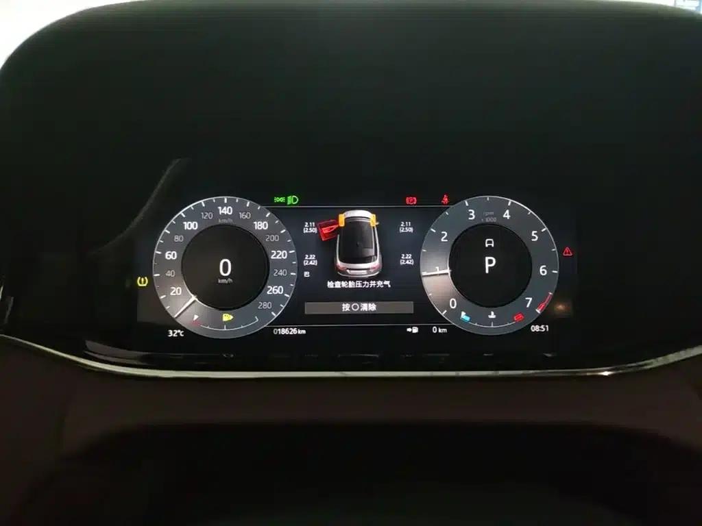 Range Rover Evoque 2023 Model, Evoque L 249PS Luxury Edition — миниатюра 12