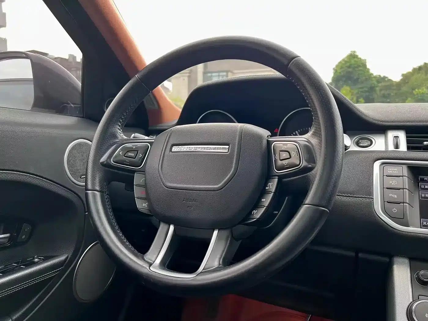 Range Rover Evoque (Imported) 2015 2.0T 5-Door Premium Edition — миниатюра 12