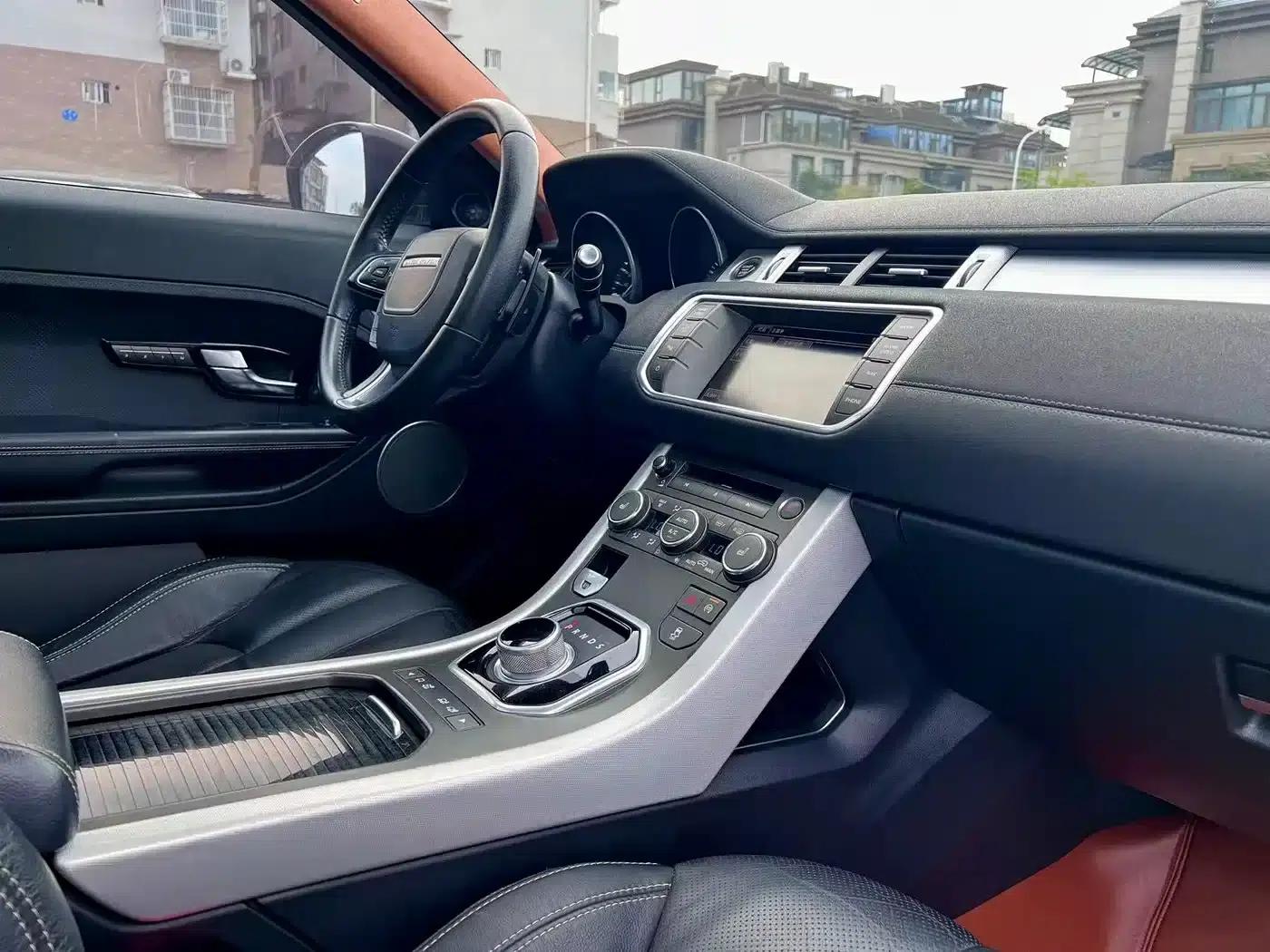 Range Rover Evoque (Imported) 2015 2.0T 5-Door Premium Edition — миниатюра 16