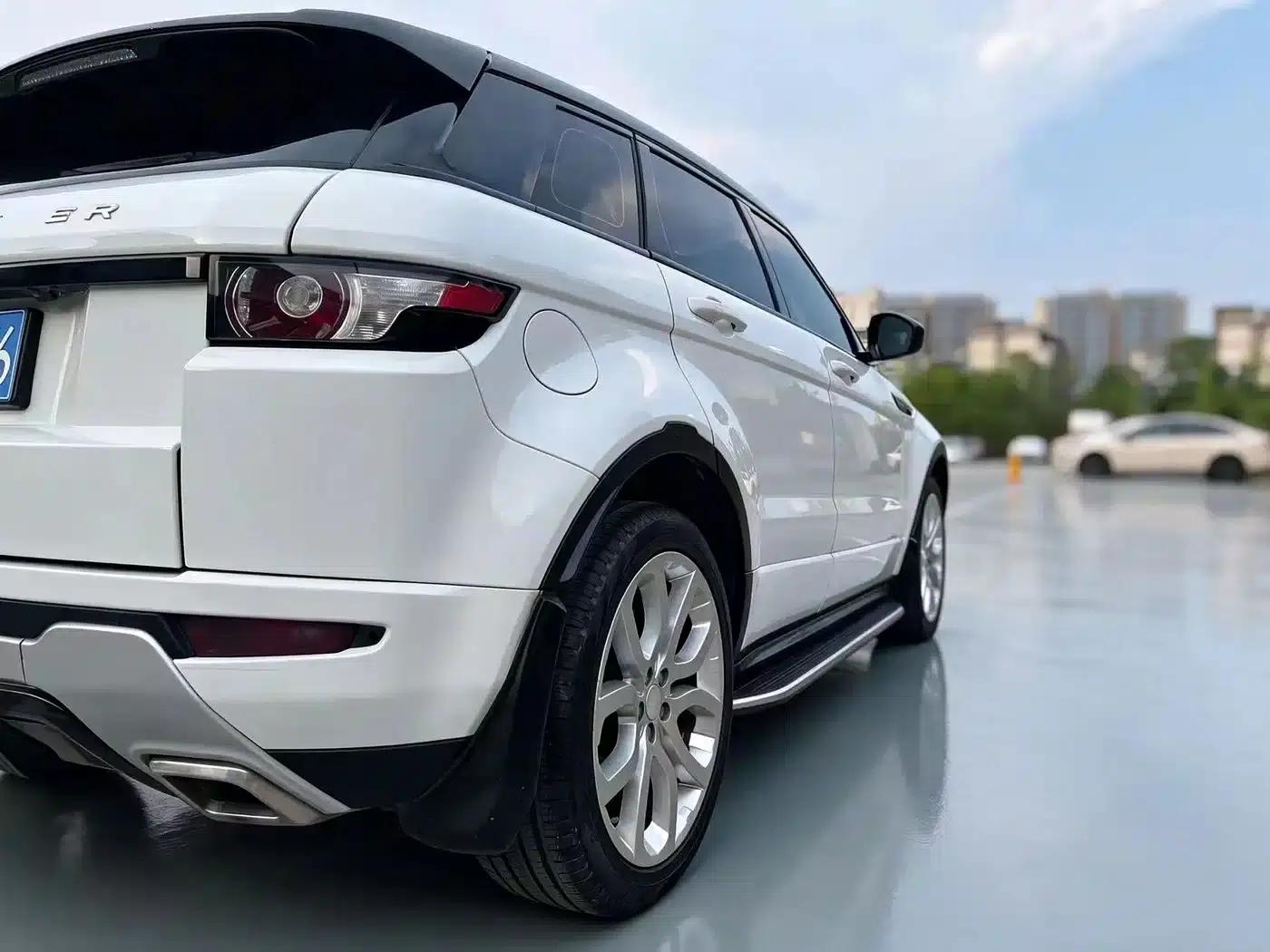 Range Rover Evoque (Imported) 2015 2.0T 5-Door Premium Edition — миниатюра 8