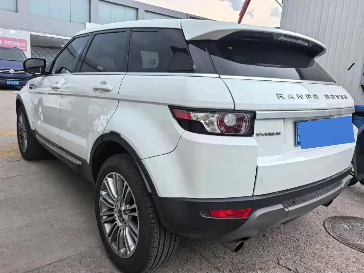 2012 Range Rover Evoque 2.0T 5-Door Dynamic Edition (Imported) — миниатюра 9