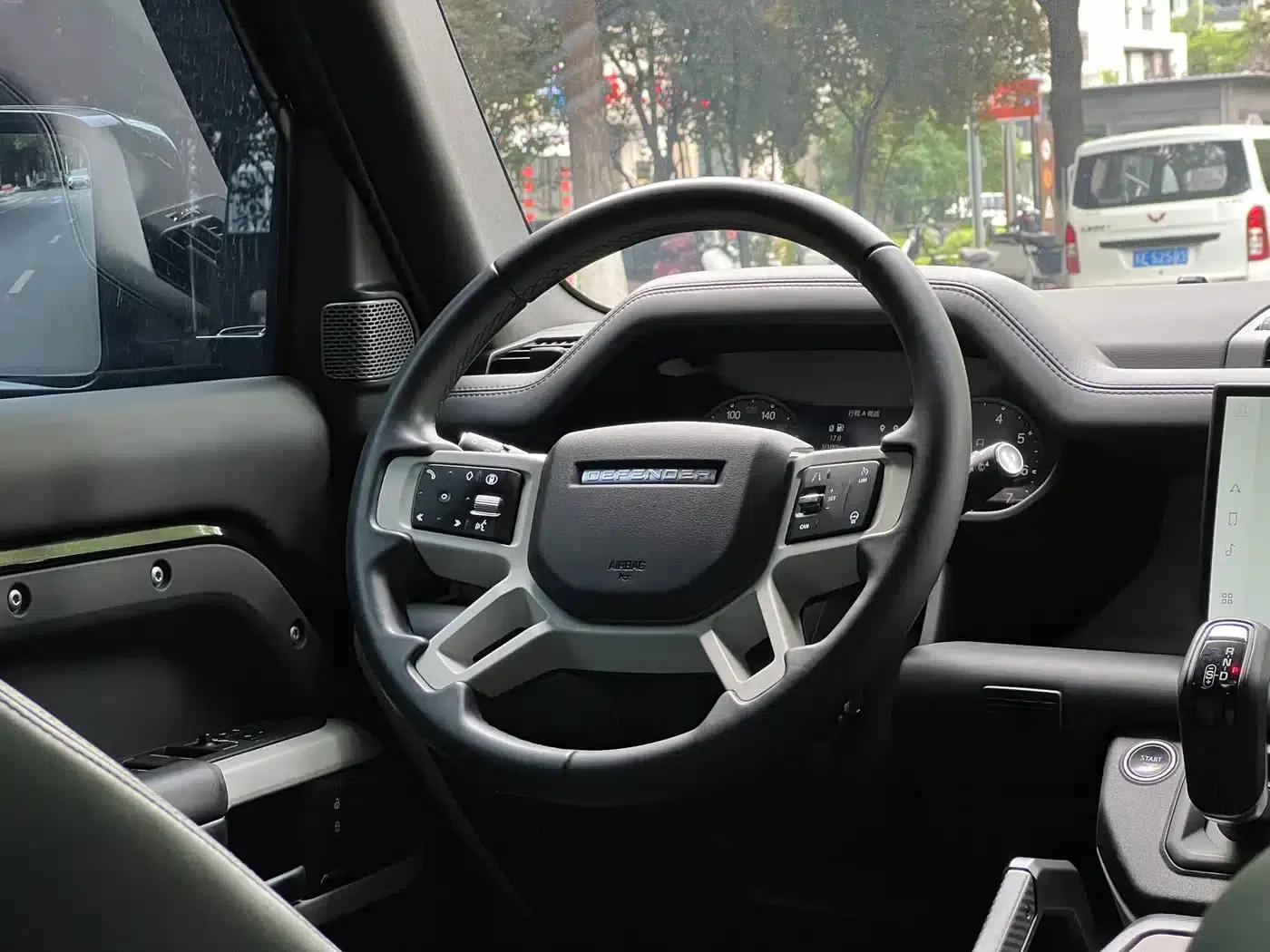 2024 Land Rover Defender 110 3.0T P400 XS — миниатюра 17