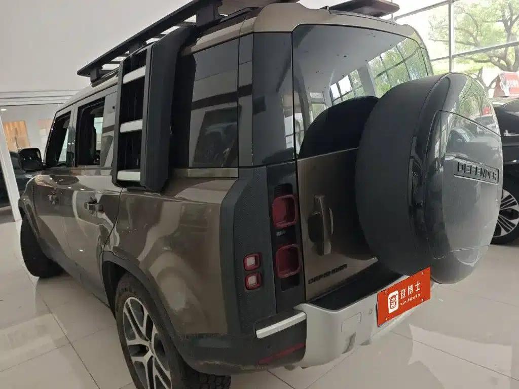 2022 Land Rover Defender 110 P400 Dark Edition — миниатюра 5