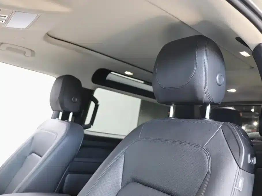 2024 Land Rover Defender 90 2.0T P300 S — миниатюра 22