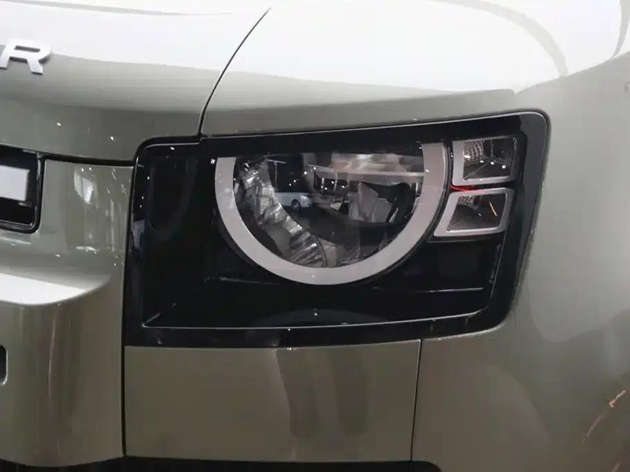 2024 Land Rover Defender 90 2.0T P300 S — миниатюра 26