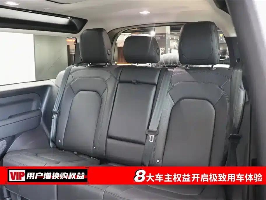 2024 Land Rover Defender 90 2.0T P300 S — миниатюра 7