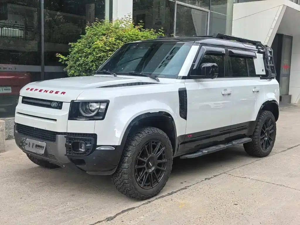 2023 Land Rover Defender Facelift 110 5.0T V8 — миниатюра 1