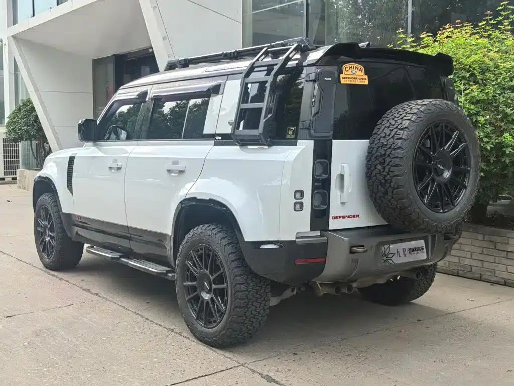 2023 Land Rover Defender Facelift 110 5.0T V8 — миниатюра 3