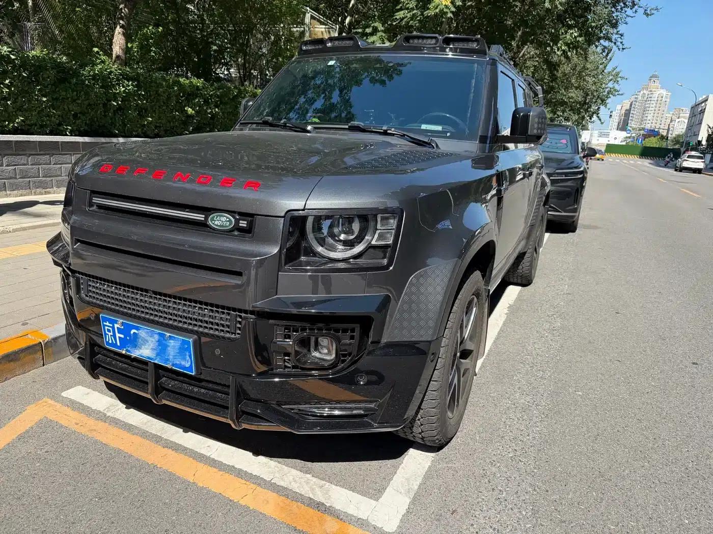 2023 Land Rover Defender 110 3.0T P400 Dark Edition — миниатюра 1