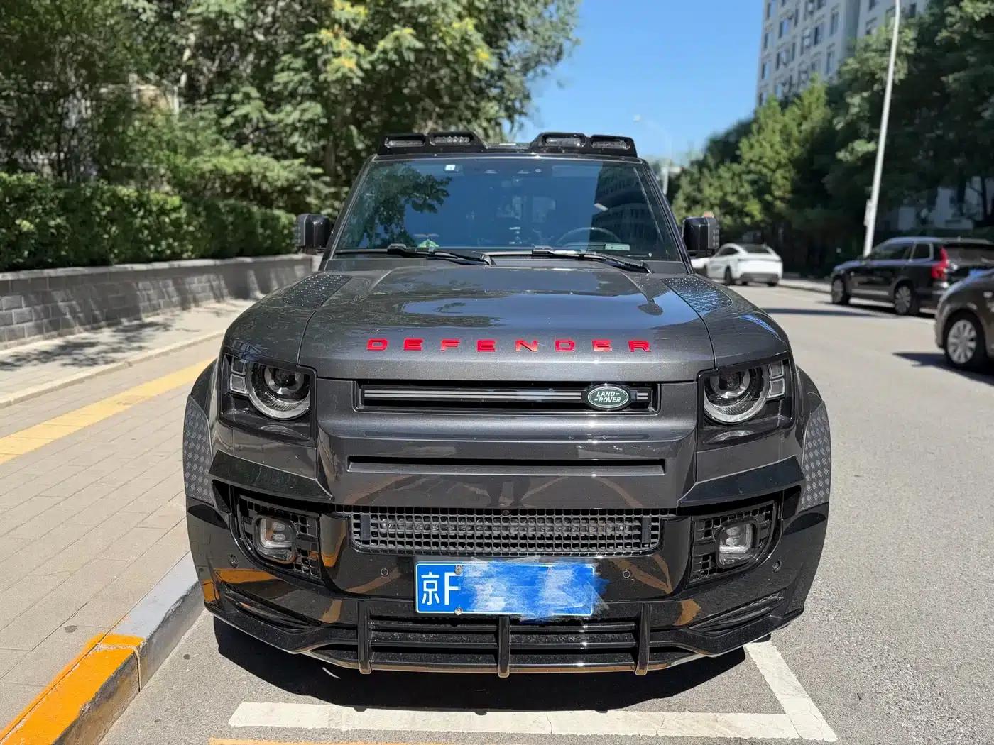 2023 Land Rover Defender 110 3.0T P400 Dark Edition — миниатюра 3