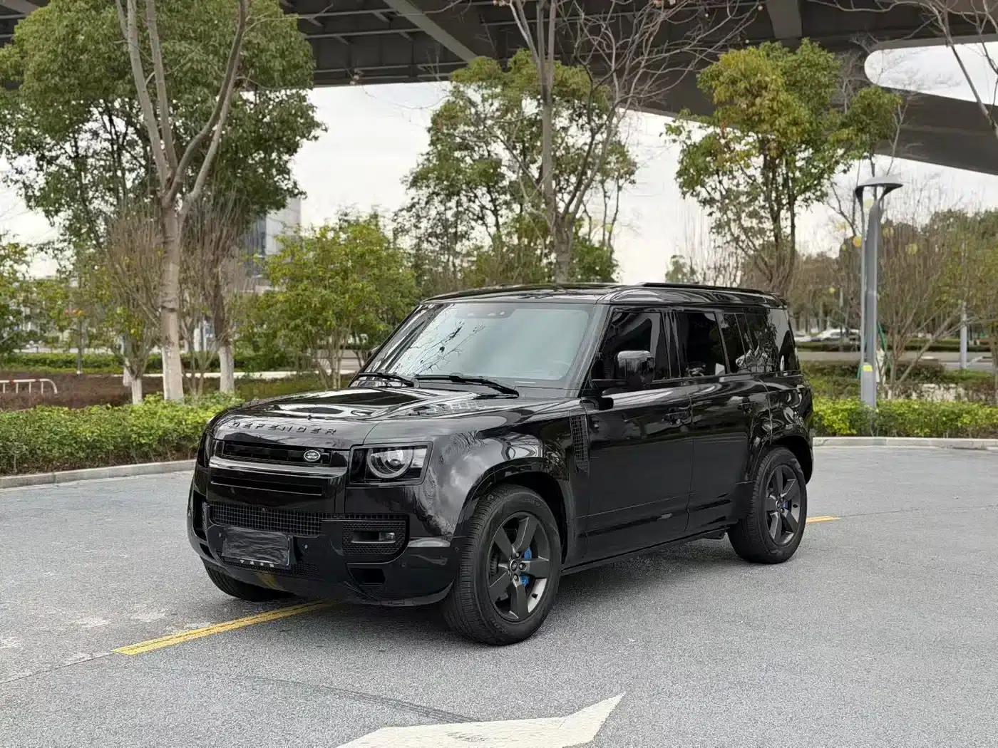 2024 Land Rover Defender 90 3.0T P400 HSE — миниатюра 1