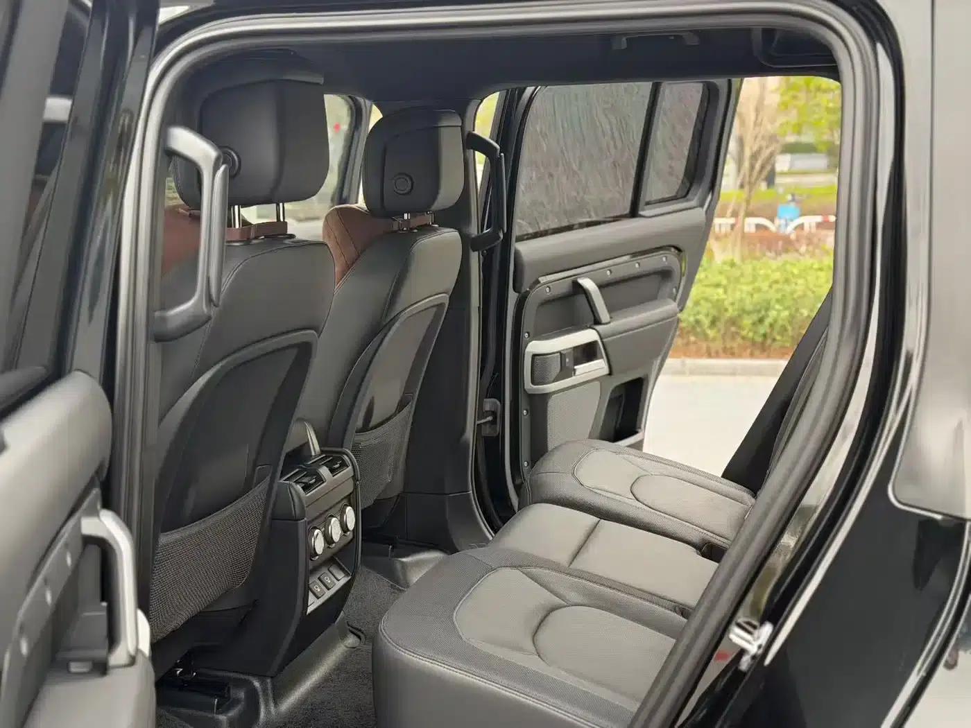 2024 Land Rover Defender 90 3.0T P400 HSE — миниатюра 6