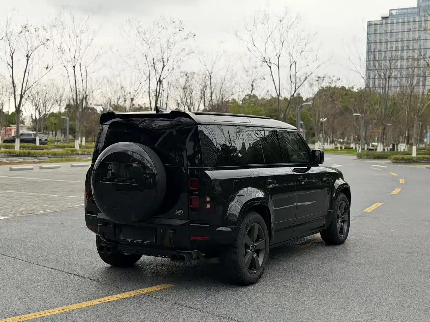 2024 Land Rover Defender 90 3.0T P400 HSE — миниатюра 7