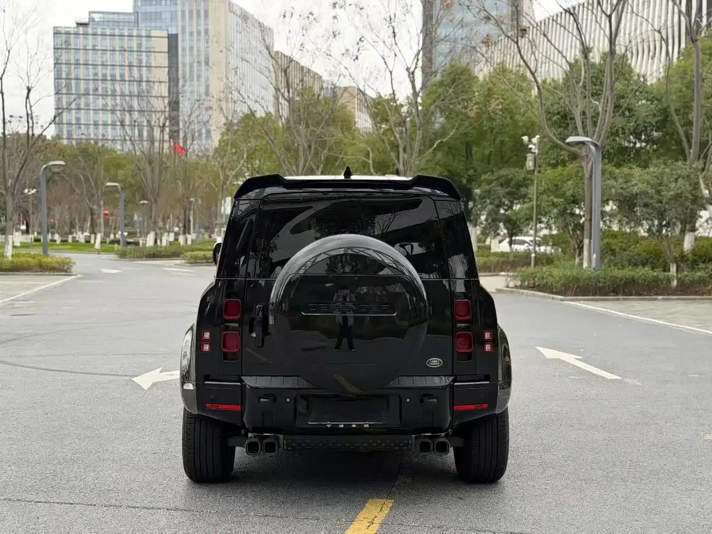 2024 Land Rover Defender 90 3.0T P400 HSE — миниатюра 8