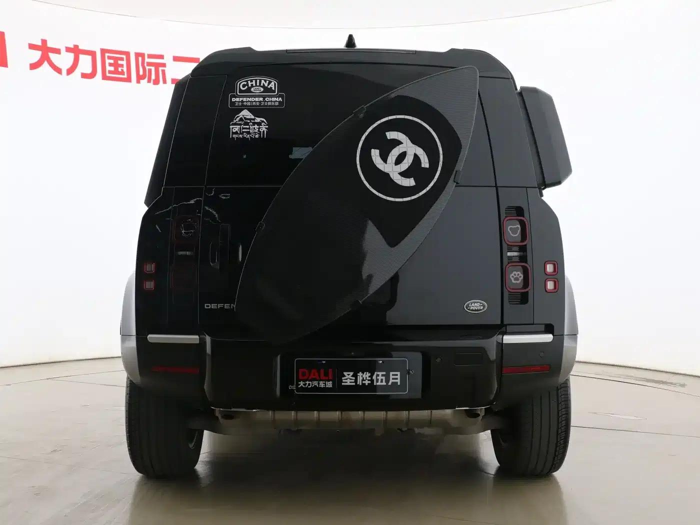 2023 Land Rover Defender 90 2.0T P300 SE — миниатюра 15