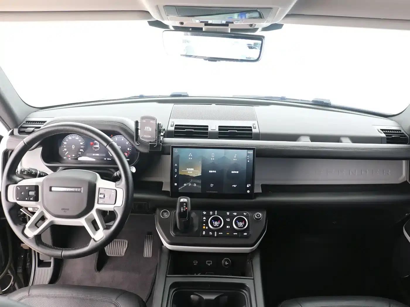 2023 Land Rover Defender 90 2.0T P300 SE — миниатюра 7
