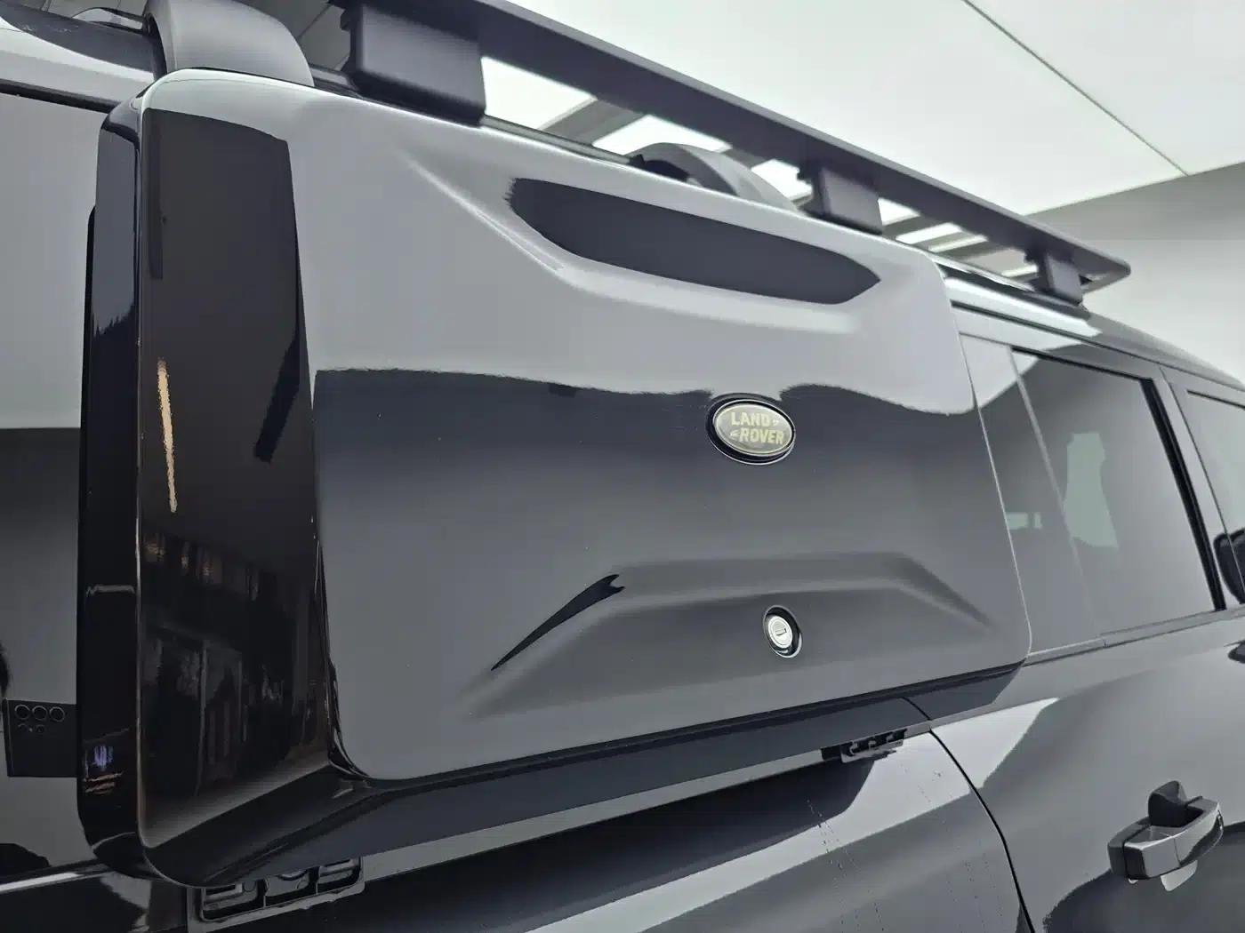 2022 Land Rover Defender 110 P400 Dark Edition — миниатюра 13