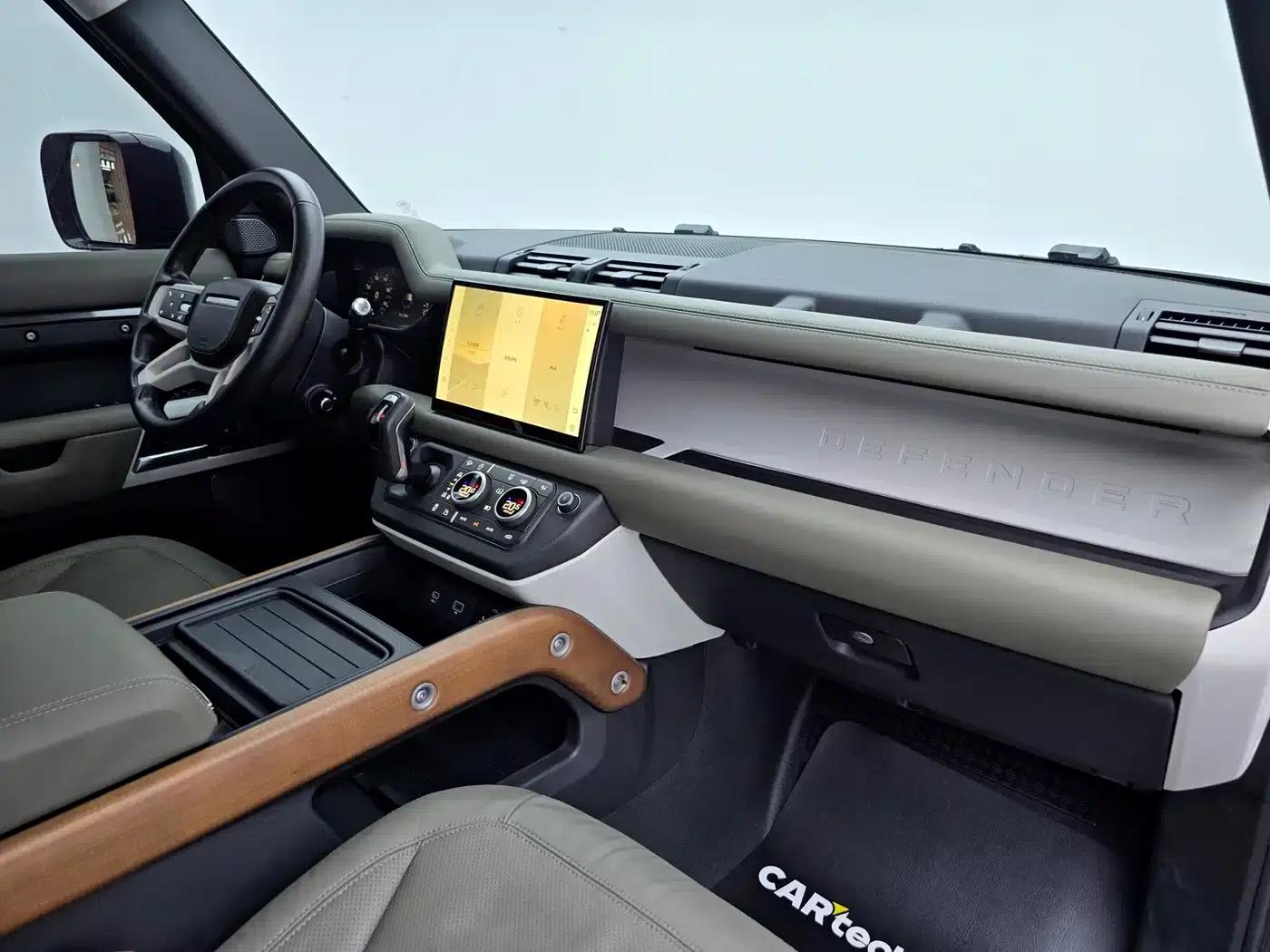 2022 Land Rover Defender 110 P400 Dark Edition — миниатюра 16