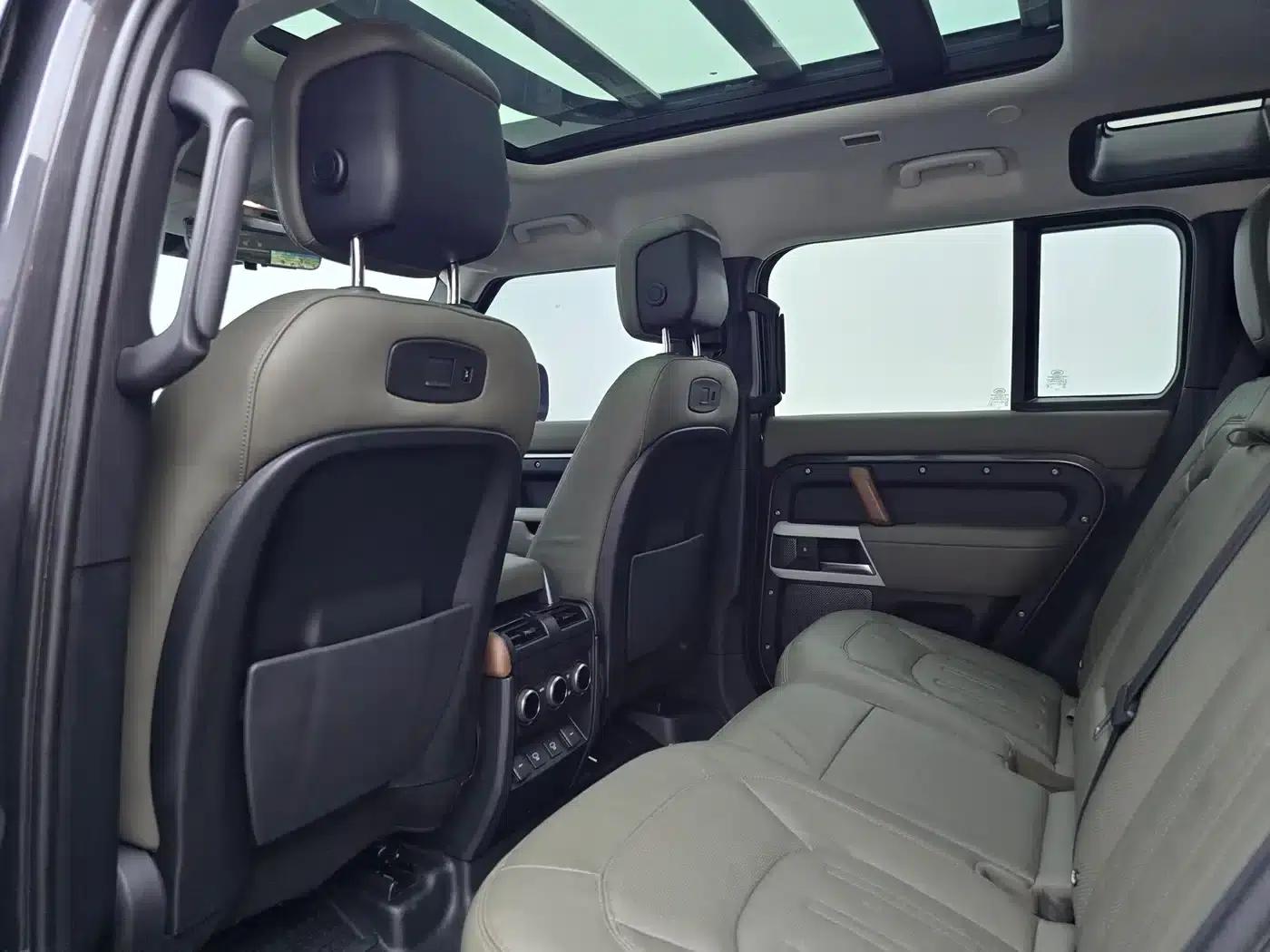 2022 Land Rover Defender 110 P400 Dark Edition — миниатюра 19