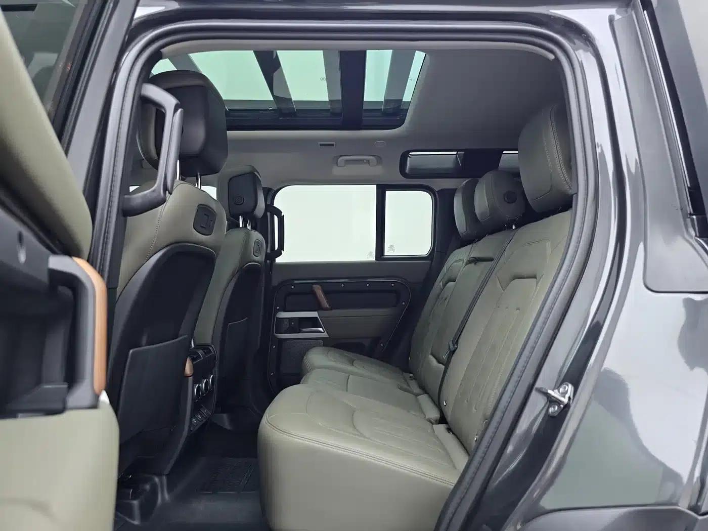 2022 Land Rover Defender 110 P400 Dark Edition — миниатюра 20