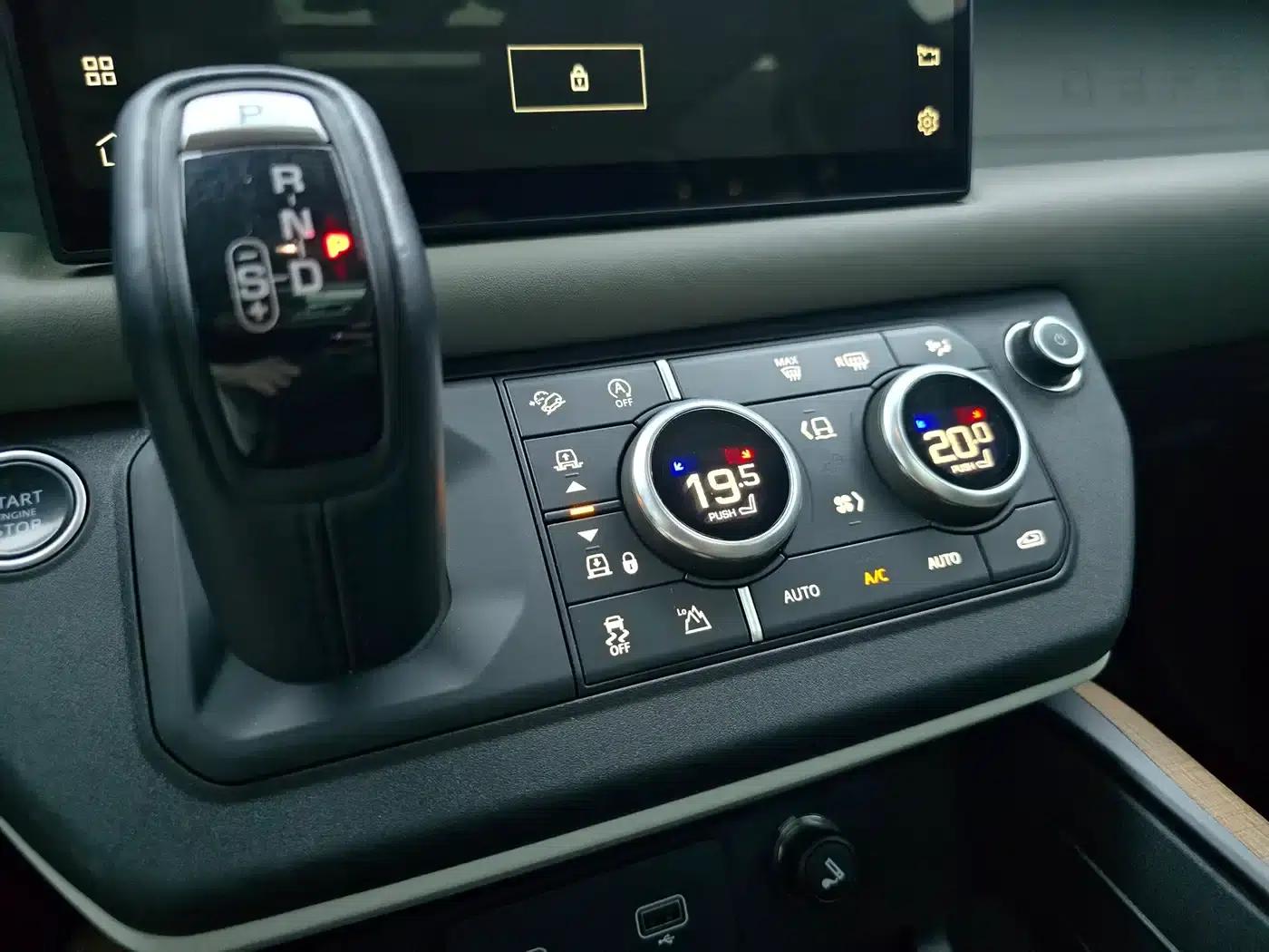 2022 Land Rover Defender 110 P400 Dark Edition — миниатюра 27