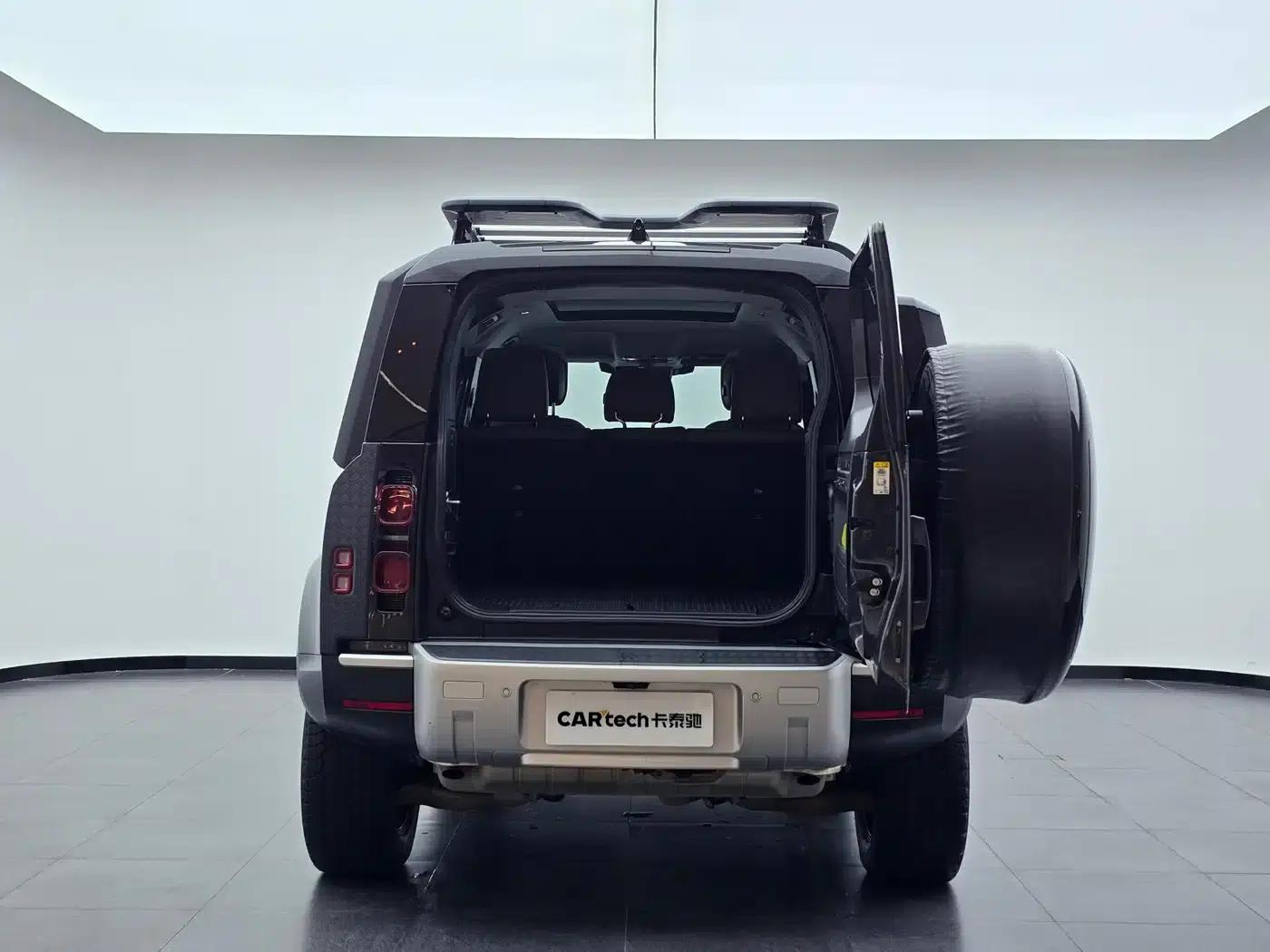 2022 Land Rover Defender 110 P400 Dark Edition — миниатюра 32