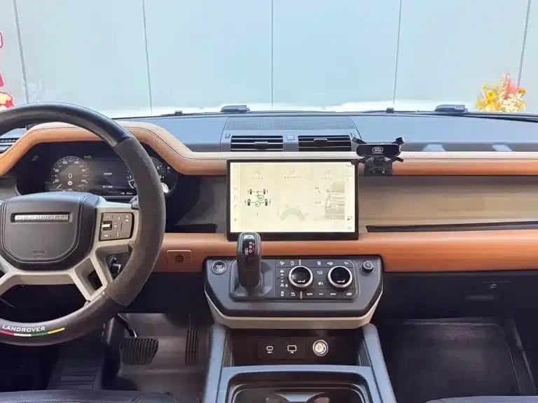2024 Land Rover Defender 110 3.0T P400 X-DYNAMIC HSE — миниатюра 6