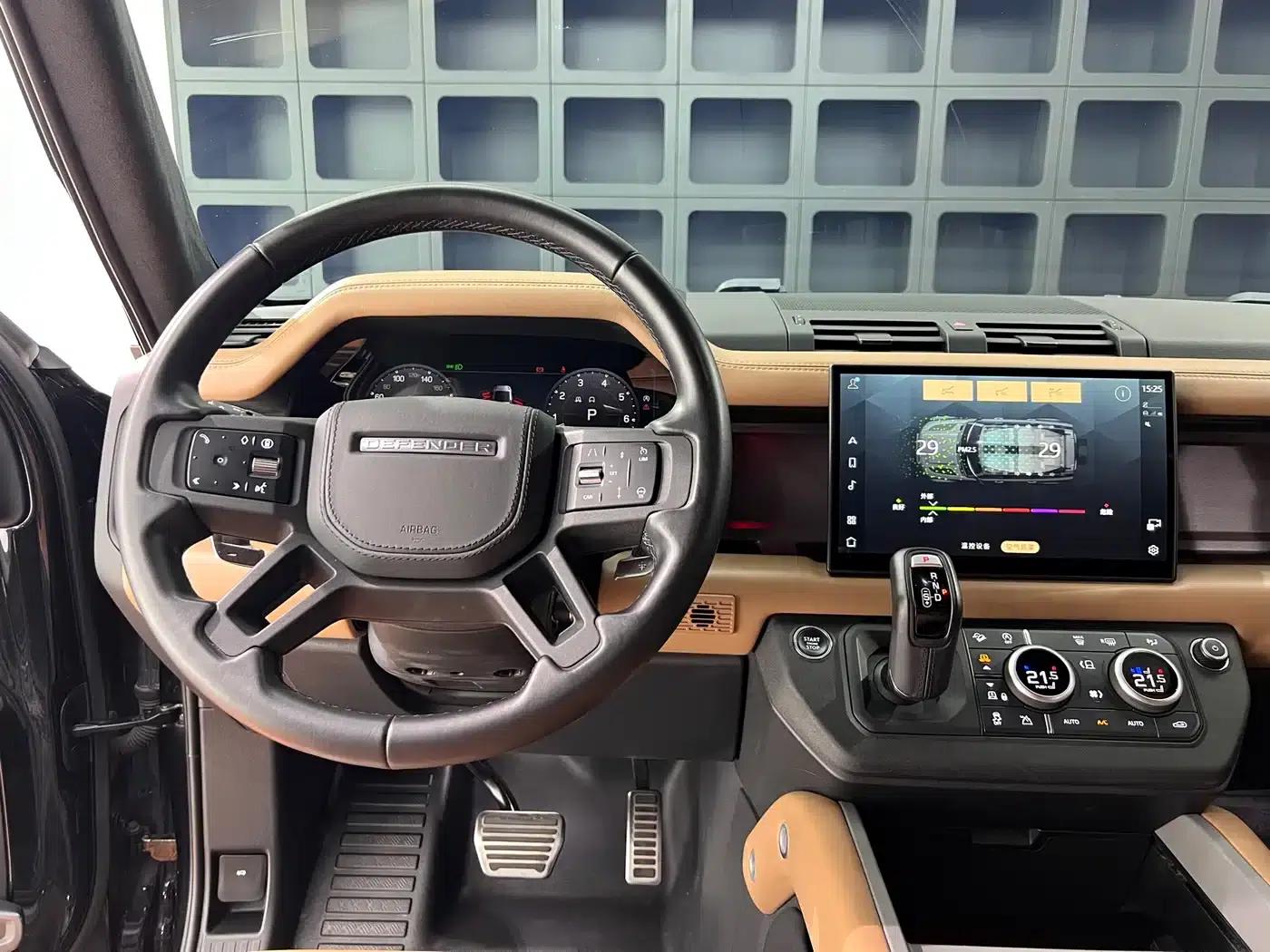 2024 Land Rover Defender 110 5.0T V8 — миниатюра 23