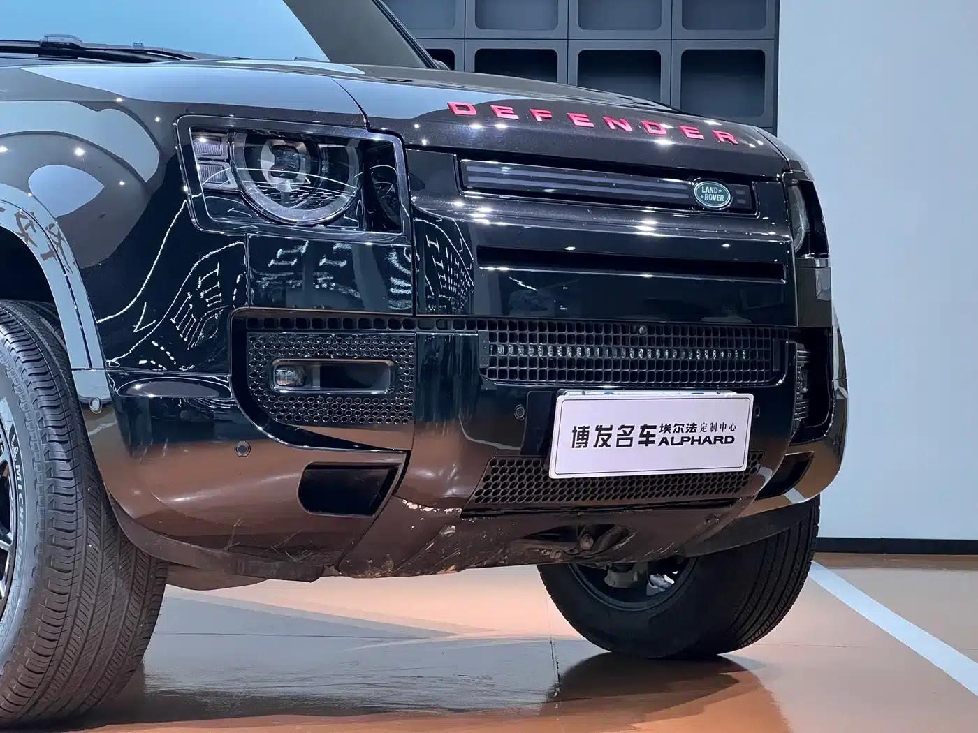2024 Land Rover Defender 110 5.0T V8 — миниатюра 4