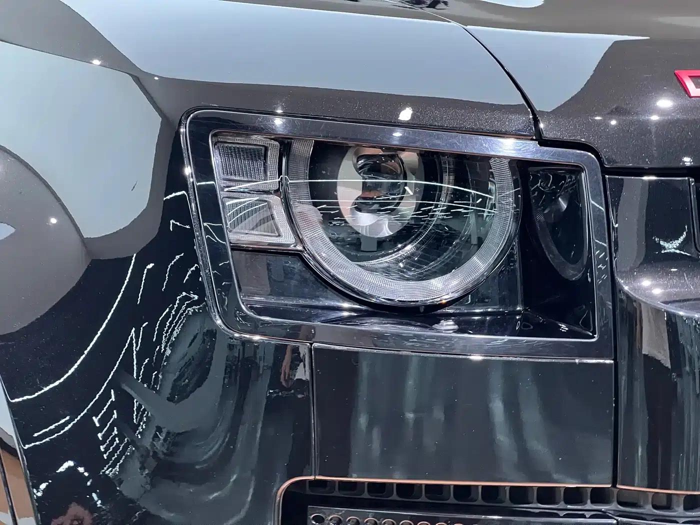 2024 Land Rover Defender 110 5.0T V8 — миниатюра 5