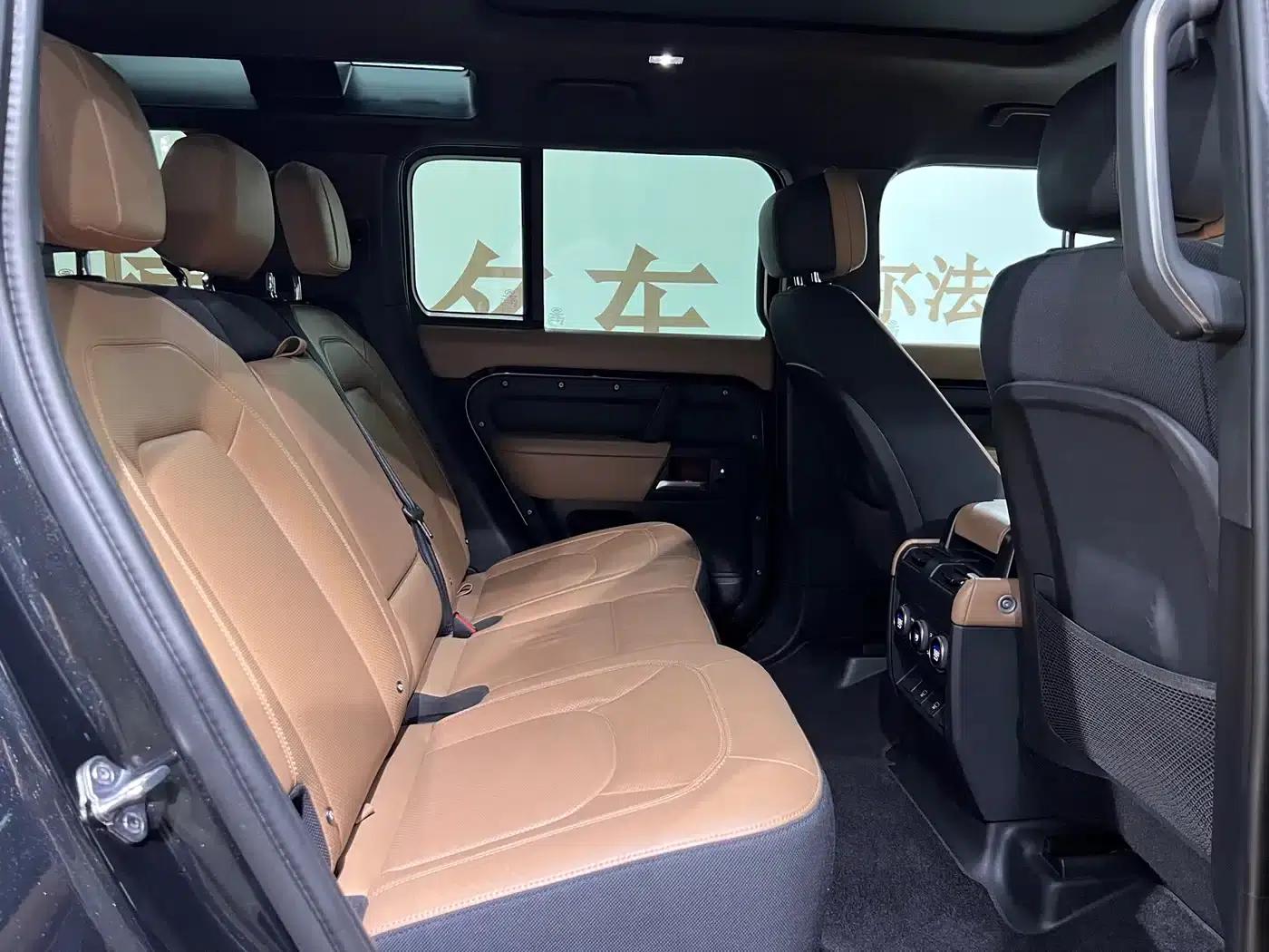 2024 Land Rover Defender 110 5.0T V8 — миниатюра 10