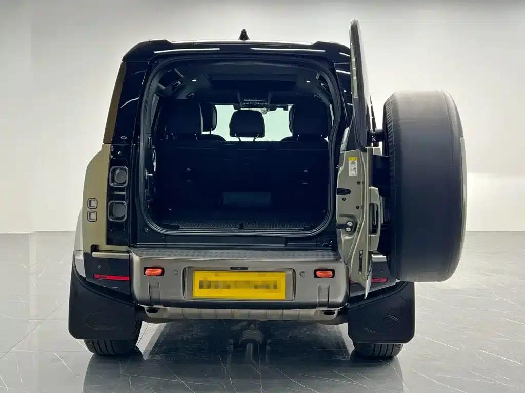 2023 Land Rover Defender 110 3.0T P400 X — миниатюра 11